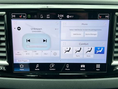 Used 2023 Chrysler Pacifica Touring-L image 28