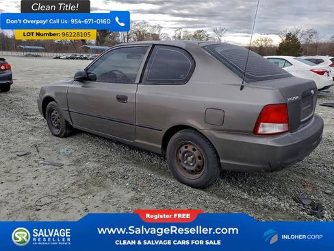 Used 2001 Hyundai Accent L image 3