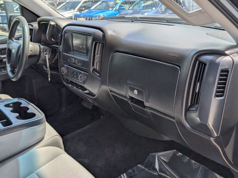 Used 2018 Chevrolet Silverado 1500 Custom w/ Custom Convenience Package AWD/4WD image 12