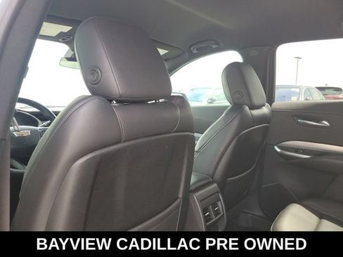 Used 2021 Cadillac XT4 Premium Luxury FWD image 17