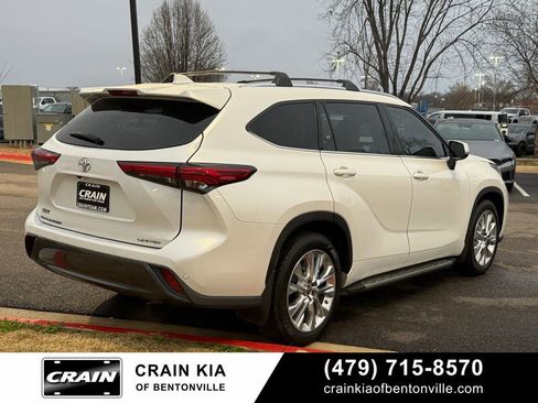 Used 2022 Toyota Highlander Limited image 8