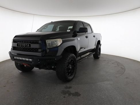 Used 2015 Toyota Tundra SR5 w/ SR5 Upgrade Package AWD/4WD image 3
