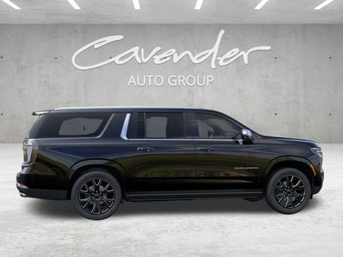 New 2026 Chevrolet Suburban Premier image 5