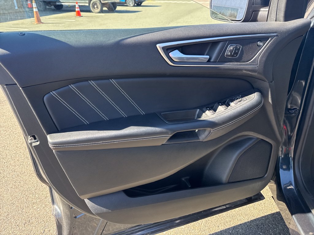 Used 2022 Ford Edge ST AWD/4WD image 17