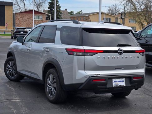 Used 2025 Nissan Pathfinder SV AWD/4WD image 17