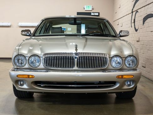 Used 2001 Jaguar XJ Supercharged RWD image 16