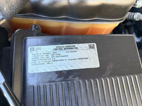 Used 2015 Cadillac Escalade ESV Luxury image 32