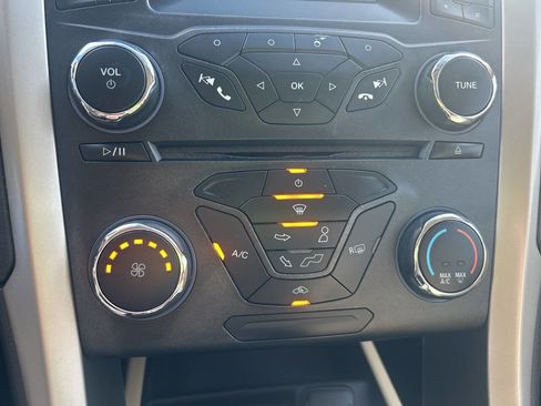 Used 2015 Ford Fusion SE image 32