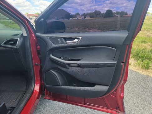 Used 2020 Ford Edge SEL FWD image 32