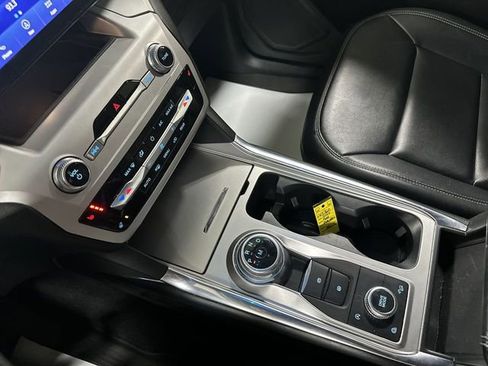 Used 2020 Ford Explorer XLT w/ Equipment Group 202A image 14