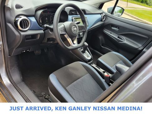 Used 2025 Nissan Versa SV FWD image 9