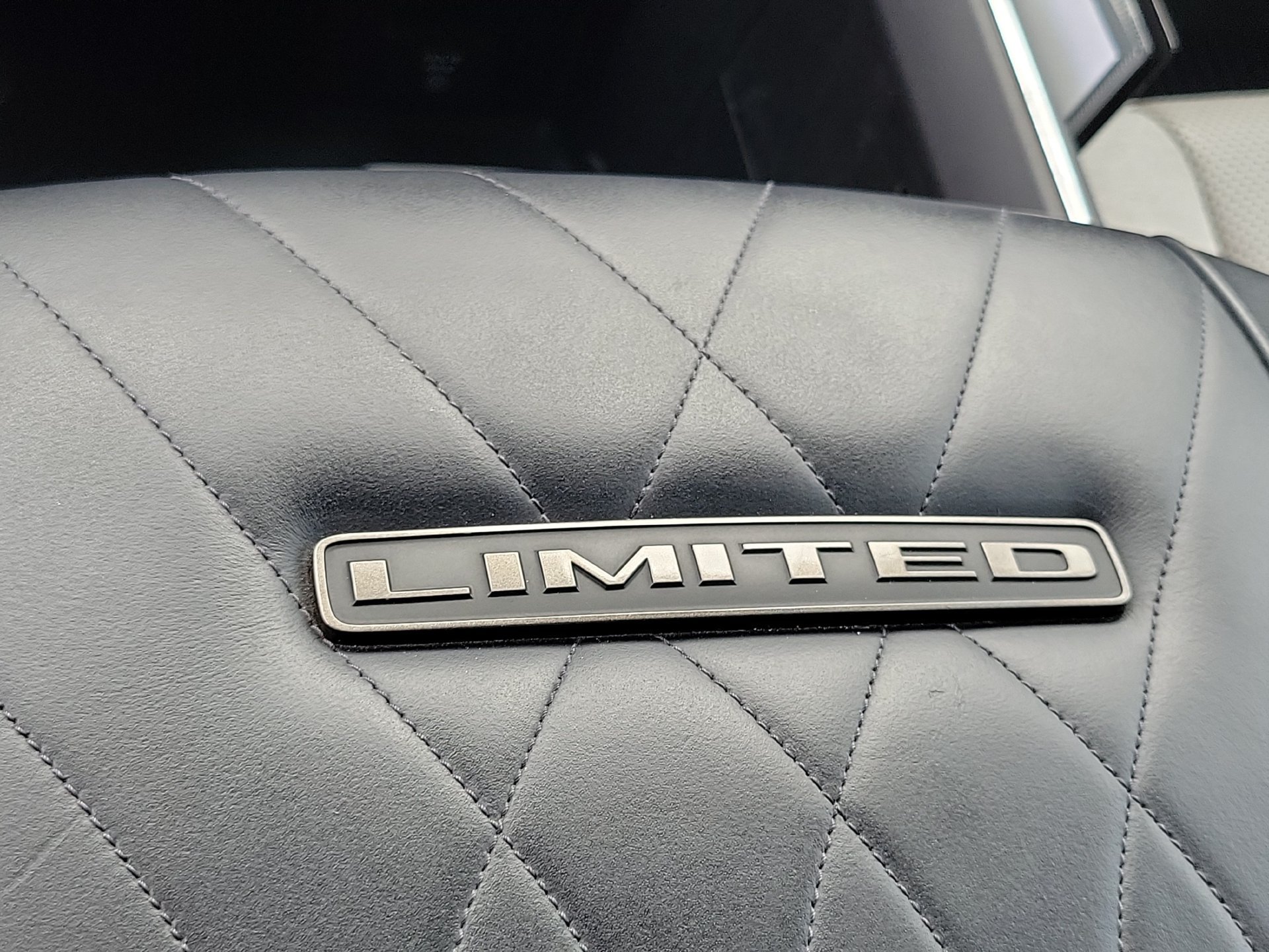 Used 2024 RAM 1500 Limited AWD/4WD image 23
