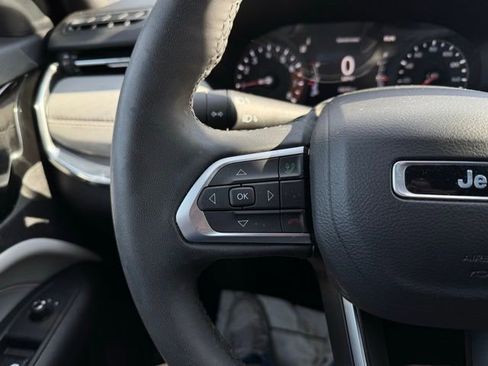 Used 2023 Jeep Compass Limited w/ Mopar Graphics Package image 24