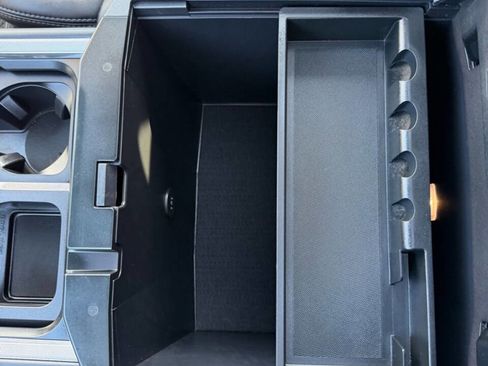 Used 2025 Ford F350 Platinum w/ FX4 Off-Road Package image 34