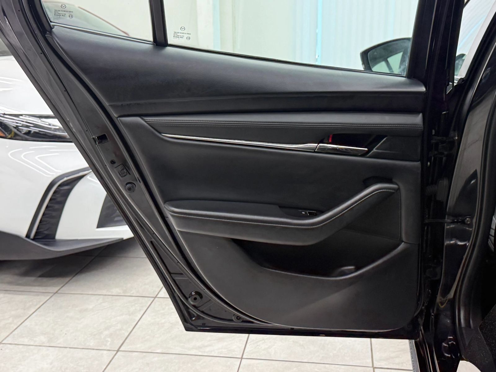 Used 2022 MAZDA MAZDA3 s FWD image 19