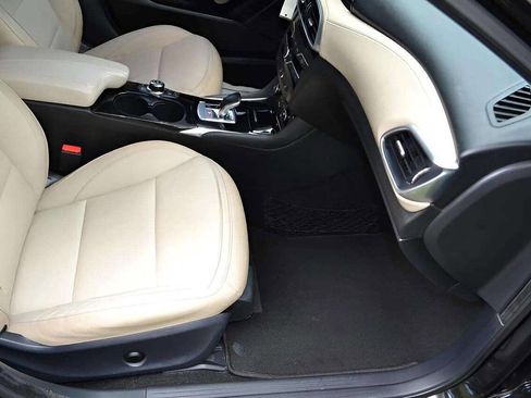 Used 2017 INFINITI QX30 image 27