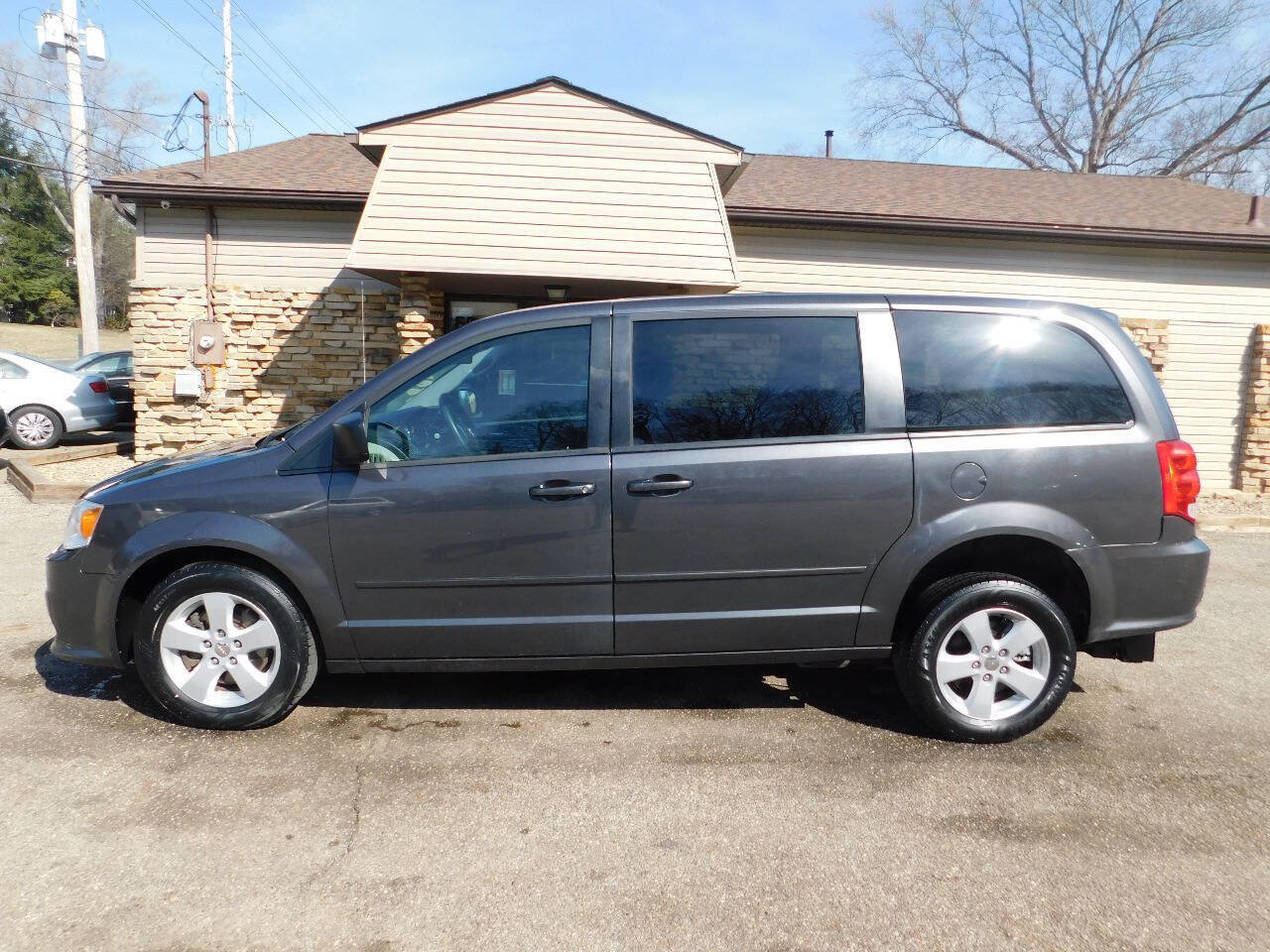 Used 2016 Dodge Grand Caravan SE w/ Quick Order Package 29E SE FWD image 11