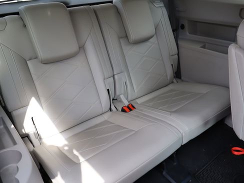 Used 2024 Volkswagen Atlas SE image 25