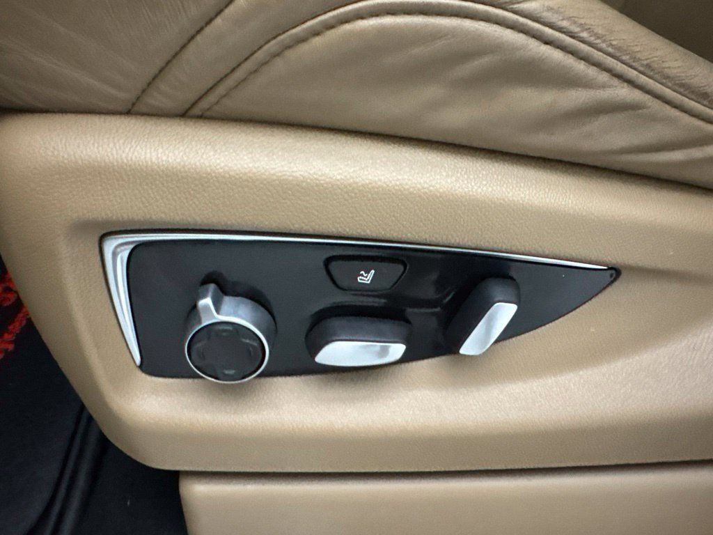 Used 2018 Cadillac Escalade ESV Platinum AWD/4WD image 23
