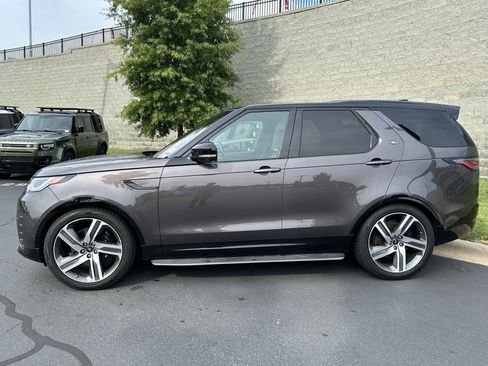 Used 2023 Land Rover Discovery Metropolitan Edition AWD/4WD image 4