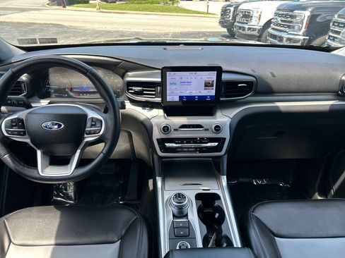 Certified 2023 Ford Explorer XLT w/ Equipment Group 202A AWD/4WD image 6