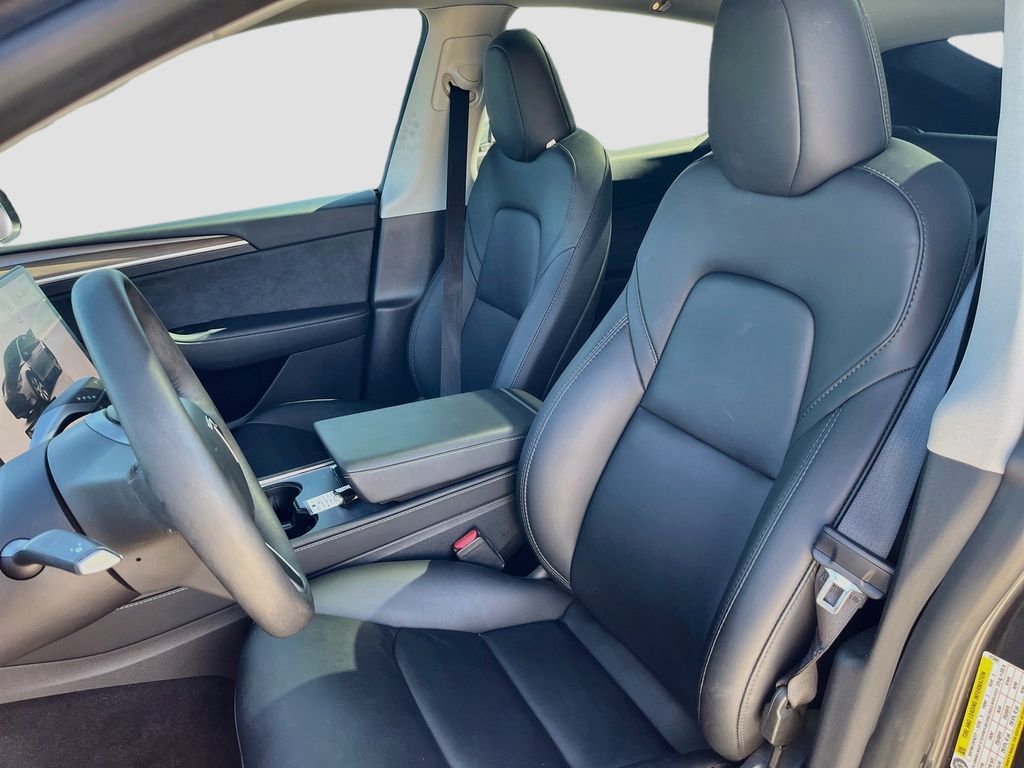 Used 2024 Tesla Model Y Long Range AWD/4WD image 20