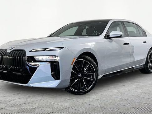 Used 2023 BMW 740i w/ Parking Assistance Package RWD image 2