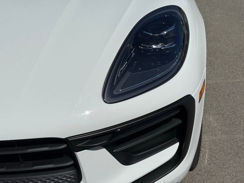 Certified 2026 Porsche Macan image 11