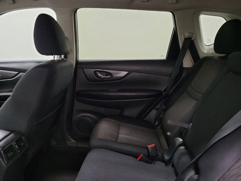 Used 2017 Nissan Rogue SV w/ SV Premium Package FWD image 18