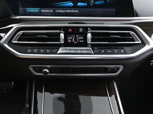 Used 2021 BMW X7 xDrive40i w/ M Sport Package AWD/4WD image 43