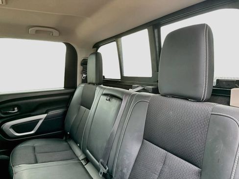 Used 2017 Nissan Titan PRO-4X AWD/4WD image 19