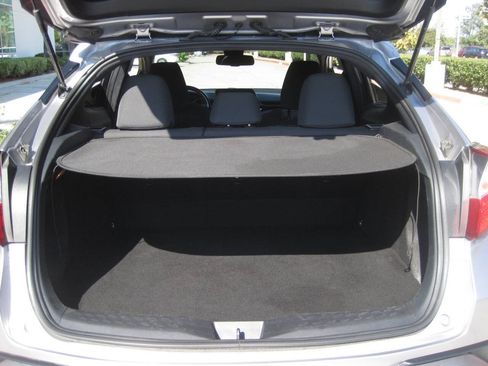 Used 2018 Toyota C-HR XLE FWD image 17