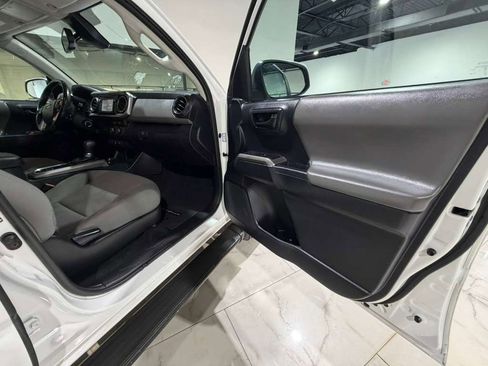 Used 2019 Toyota Tacoma SR5 image 39