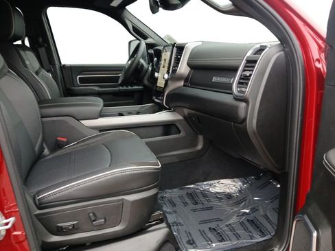 New 2026 RAM 2500 Laramie AWD/4WD image 24