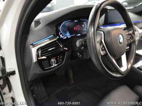 Used 2020 BMW 530e image 26