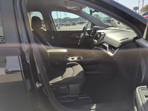 Used 2024 GMC Terrain SLE image 31