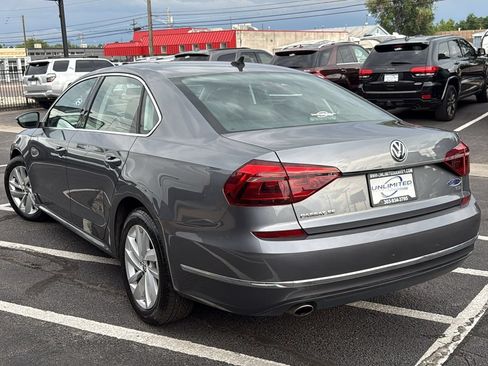 Used 2018 Volkswagen Passat 2.0T SE FWD image 5