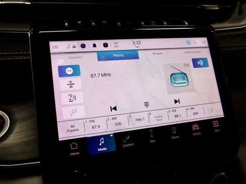 Used 2023 Jeep Grand Cherokee L Overland image 4