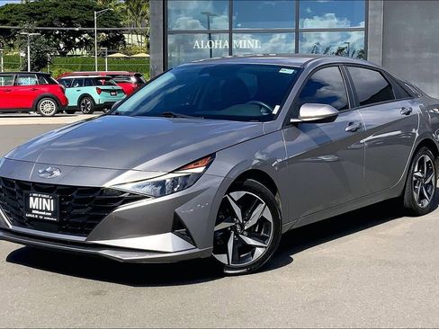 Used 2023 Hyundai Elantra SEL w/ Convenience Package image 2