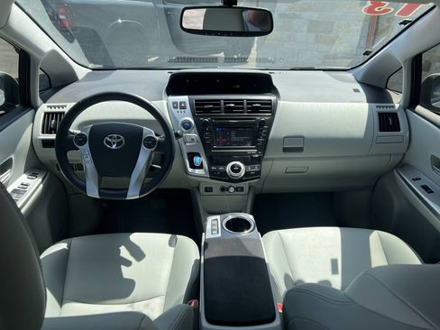 Used 2013 Toyota Prius V Five FWD image 10