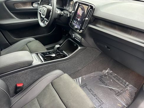 Certified 2023 Volvo XC40 Recharge Ultimate AWD/4WD image 15