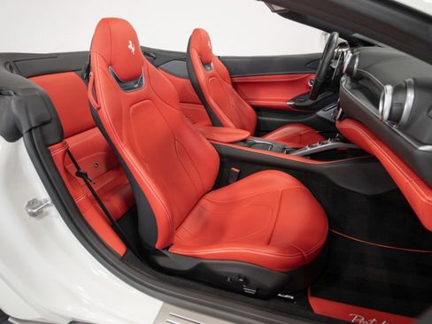 Used 2019 Ferrari Portofino image 53