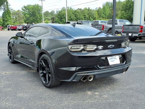 Used 2021 Chevrolet Camaro LT RWD image 22