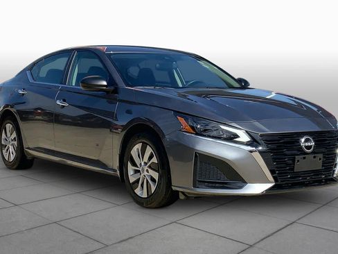 Used 2024 Nissan Altima 2.5 S FWD image 3
