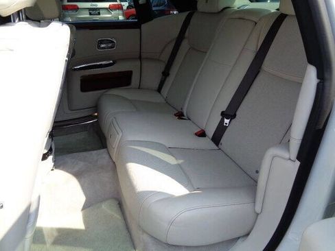 Used 2017 Rolls-Royce Ghost image 23
