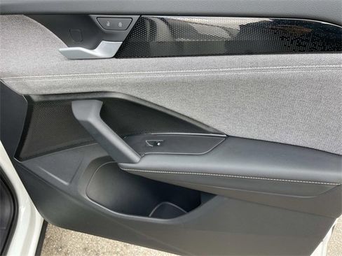 Used 2025 Volkswagen Tiguan S image 24