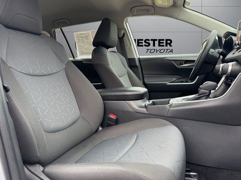 Certified 2025 Toyota RAV4 XLE AWD/4WD image 17