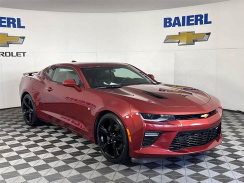 Used 2018 Chevrolet Camaro SS RWD image 7
