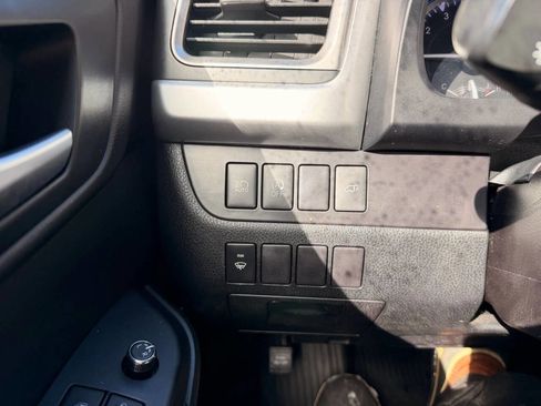 Used 2017 Toyota Highlander XLE image 13