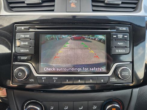 Used 2016 Nissan Sentra SV image 24